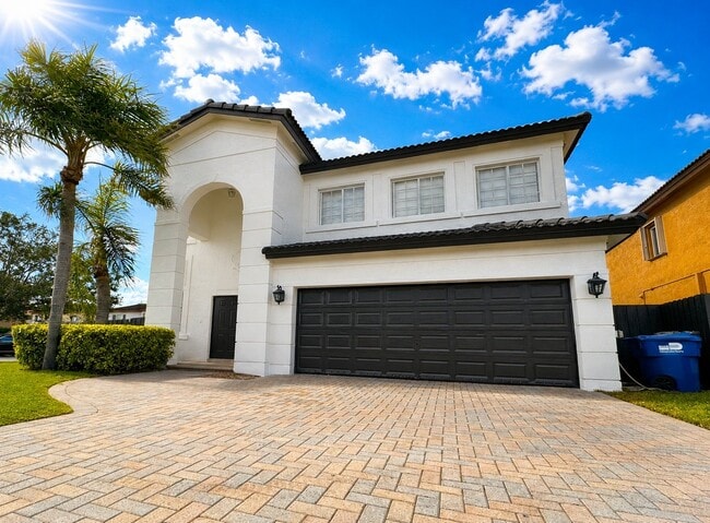 Building Photo - 15813 SW 140th St