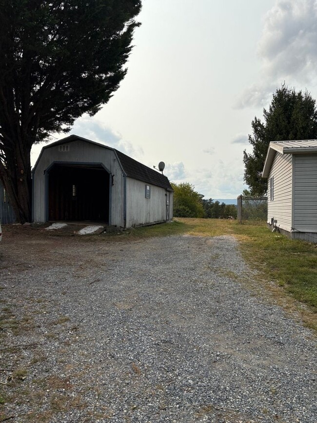 Photo - 18 Run Rd Unit 1