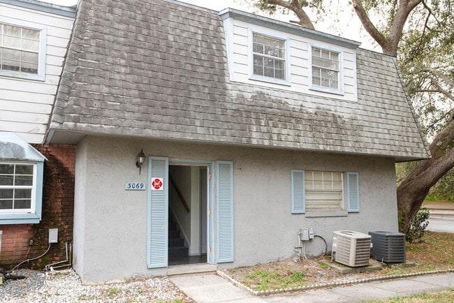 Cozy Comfort! - Cozy Comfort! Condo Unit D