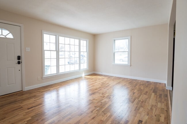 Living Room - 903 Pawnee St