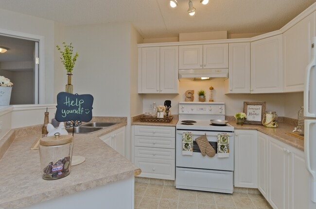 Photo - Somerset Pointe