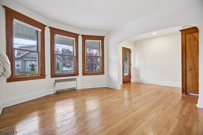 Photo - 166 Franklin Ave