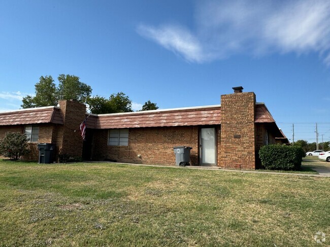 Building Photo - 6607 NW Denver Ave Unit A Rental