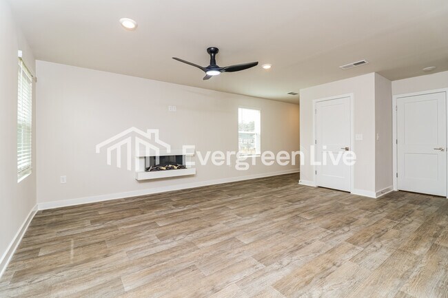 Photo - 4814 Station Ln