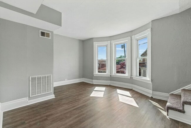 Photo - 2200 Milligan Ave Unidad Apt 2