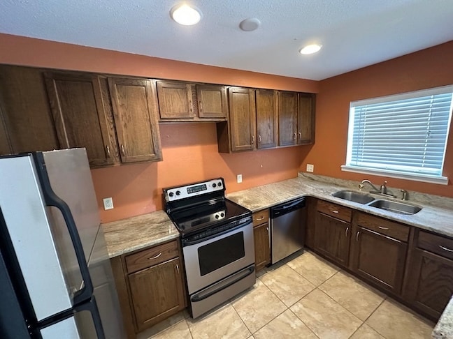 Building Photo - 408 E Virginia St Unit 204 Rental