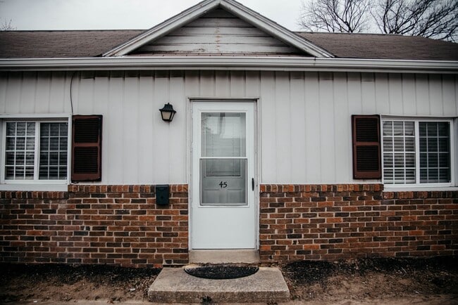 Building Photo - 45 E Willow St