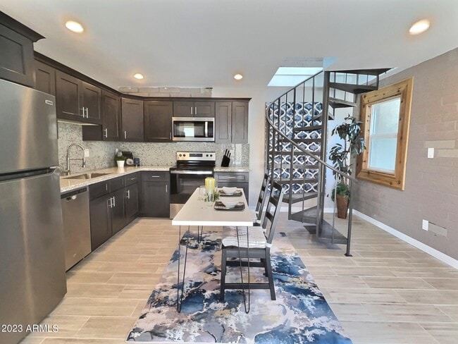 Photo - 9202 N 6th St