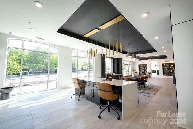 Photo - 425 W Trade St Unit 1FR