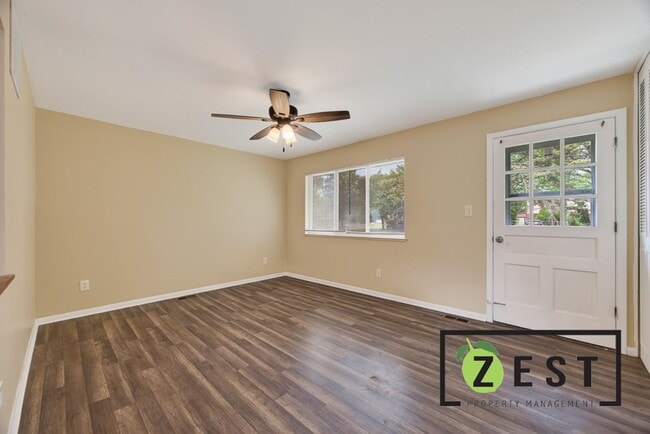 Photo - 39483 Marne Ave