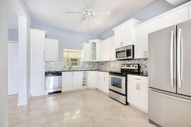 Building Photo - 1650 Presidential Way Rental