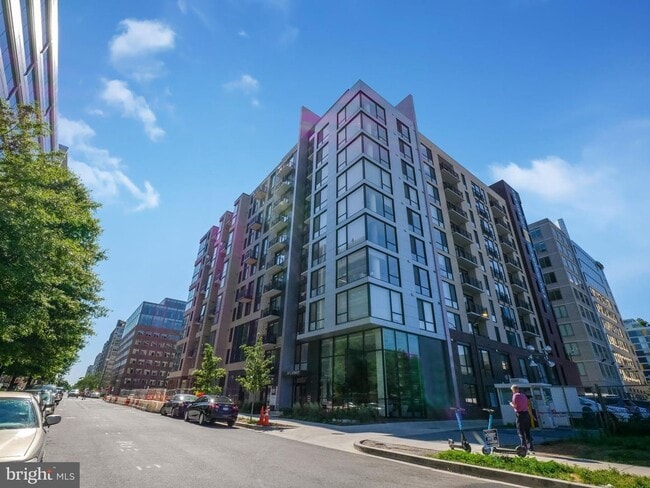 Photo - 37 L St SE