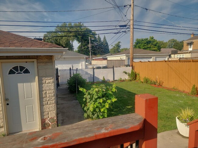Photo - 7918 W Oakton St