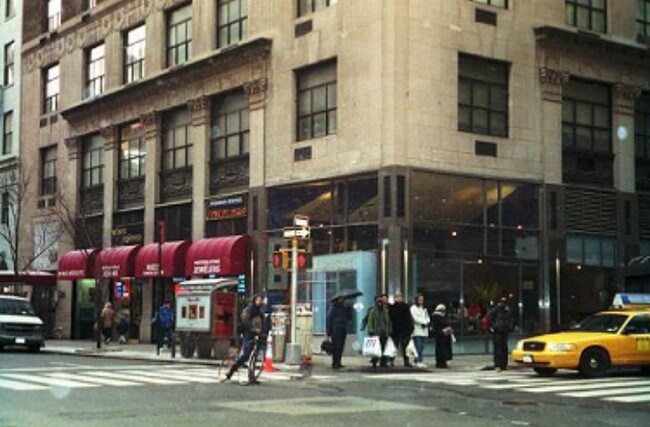 Photo - Murray Hill Plaza