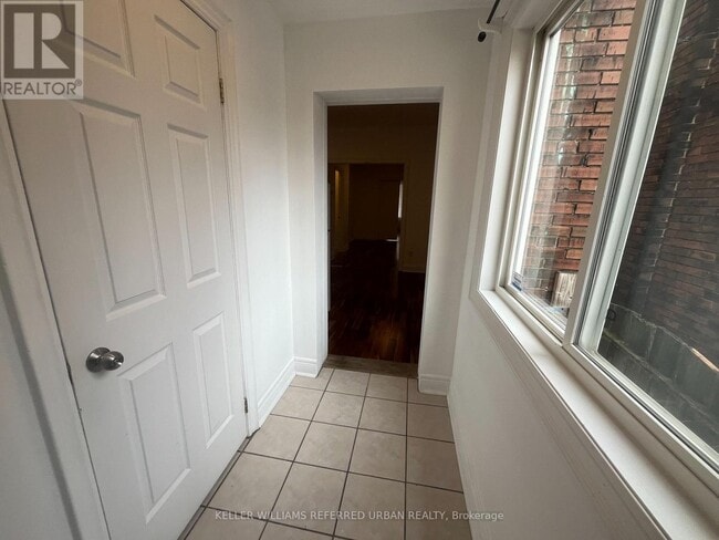 Photo - 91 Dovercourt Rd Unité Main