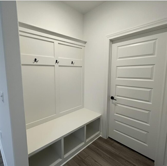 Photo - 2725 Woodall Dr