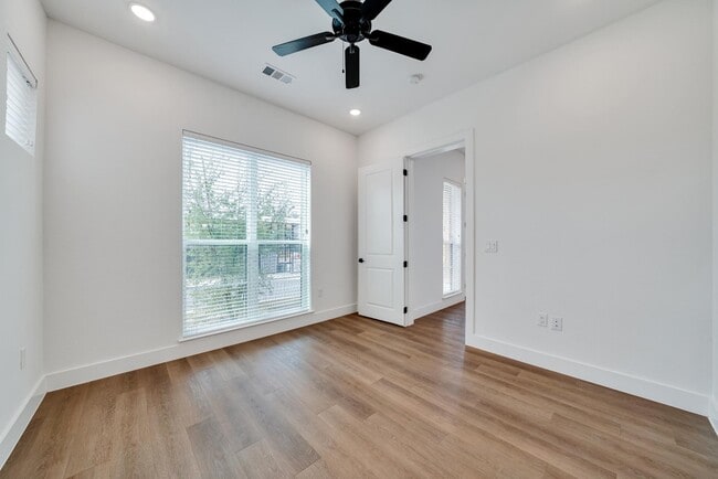 Building Photo - 1601 Mustang Dr Rental