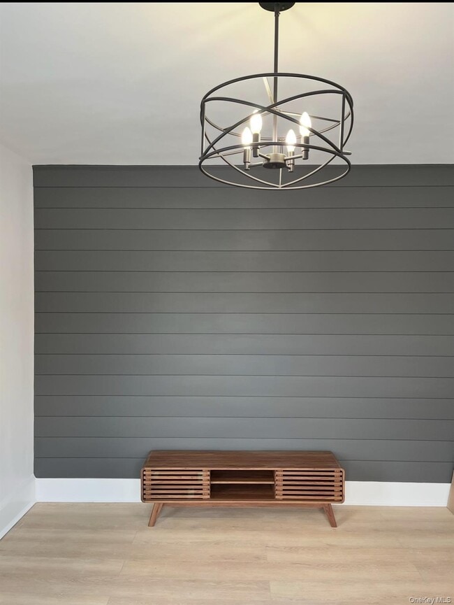 Photo - 1054 Main St