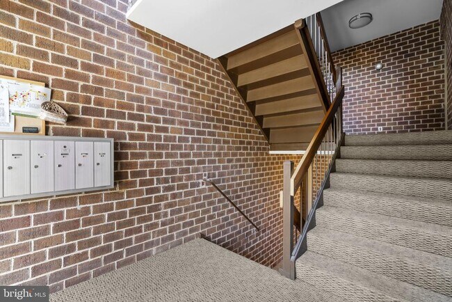 Photo - 6 Mullingar Ct Unit 202