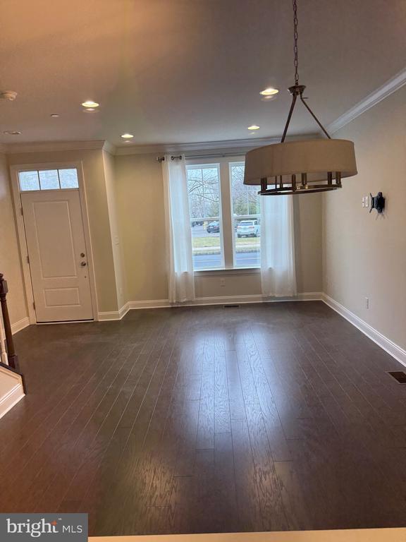 Photo - 220 Charles Ellis Dr