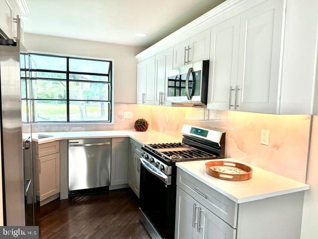 165 Sayre Dr