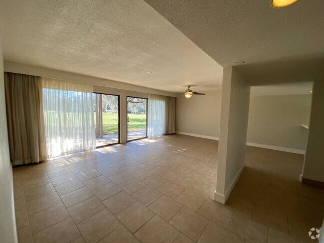 Building Photo - 2 Bedroom, 2 Bath Condo in Grenelefe