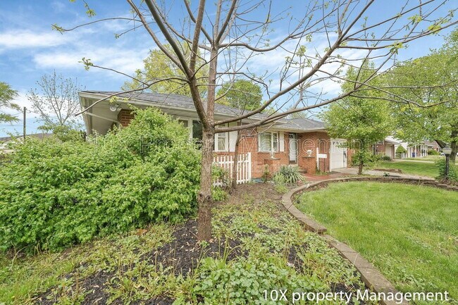 Photo - 2892 Longfield Rd