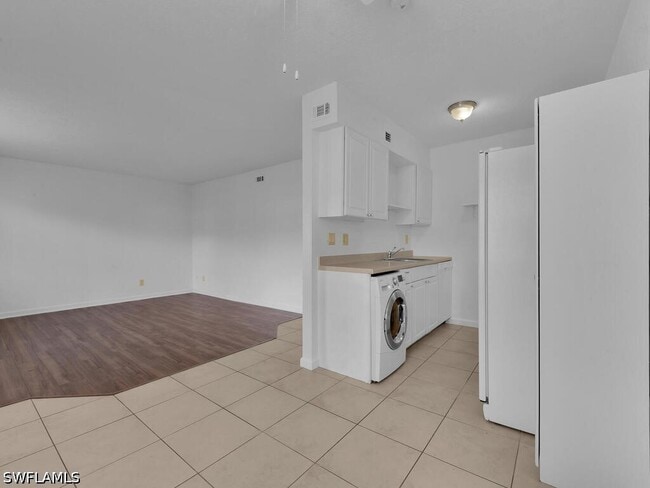 Building Photo - 4617 Bayshore Dr Unit H5