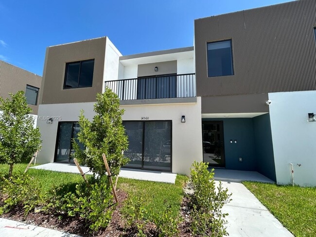 Building Photo - 14560 SW 261 St Ter Unit 2