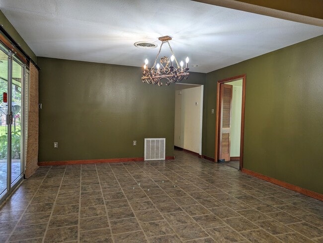 Photo - 917 Fremaux Ave