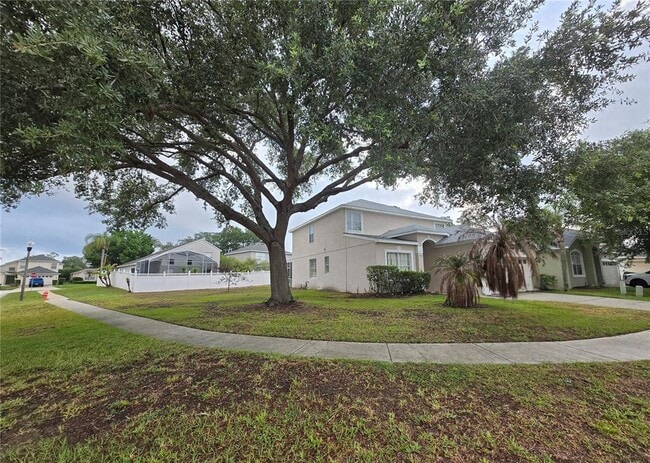 Photo - 930 Oxford Dr