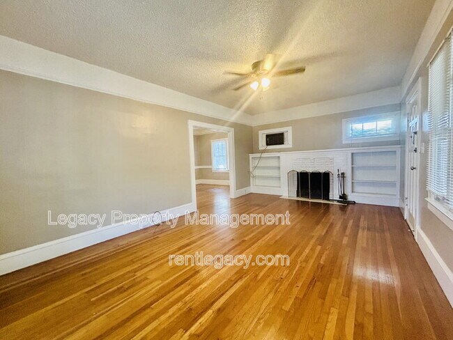 Photo - 2300 E St
