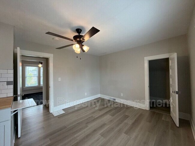 Photo - 136 N 27th St Unit 2