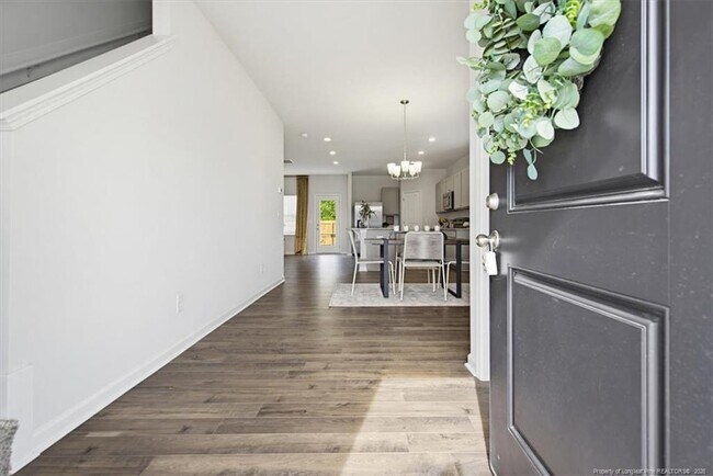 Photo - 594 Melbourne Dr