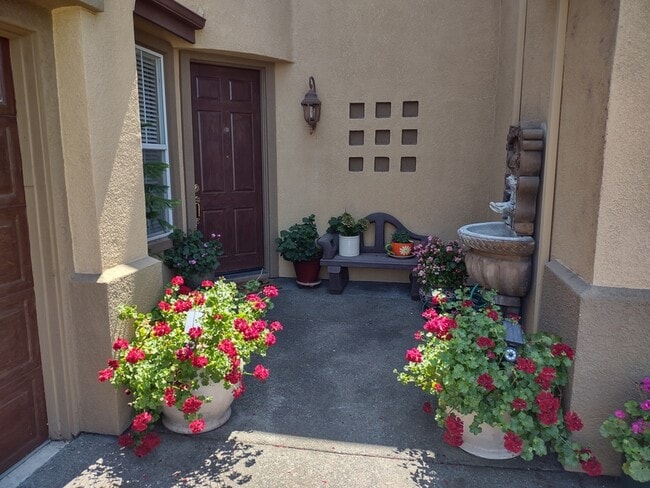 Building Photo - 1122 Mitchell Ln