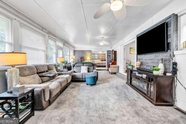 Photo - 250 New Hope Pl