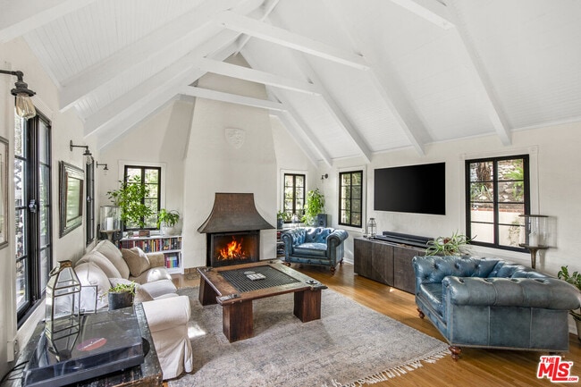 Building Photo - 4458 Dundee Dr