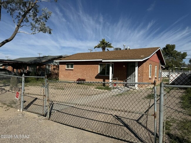 Photo - 333 E Linden St