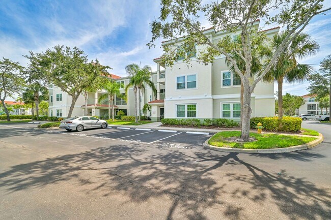 Photo - ** RARE 1 bed/1bath Condo in North Bonita ...