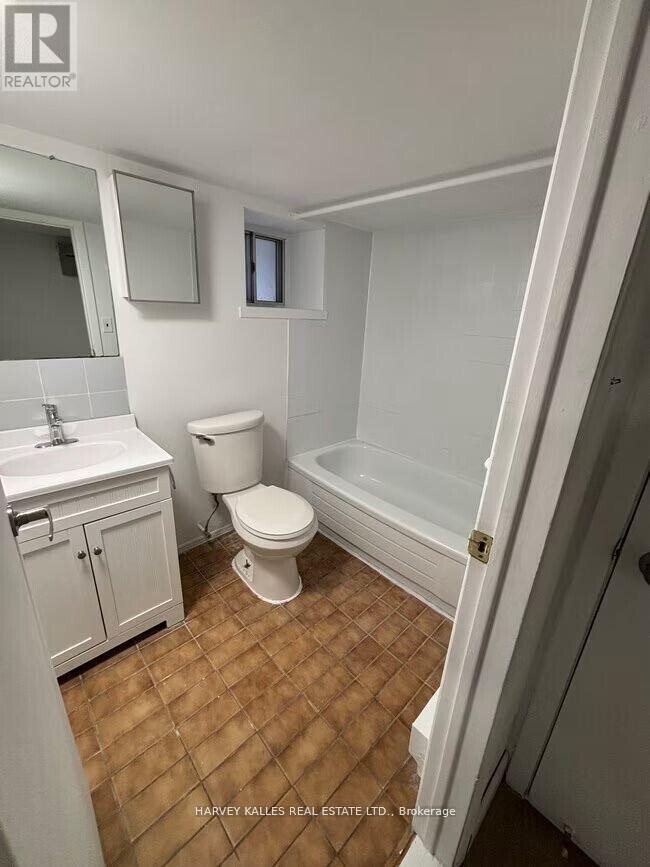 Photo - 1215 Bathurst St Unit 3