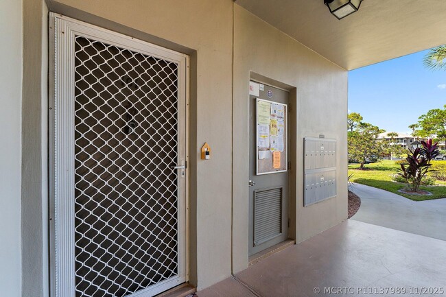 Building Photo - 14 Lake Vista Trail Unit 101