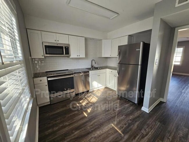 Photo - 1438 Dover Rd