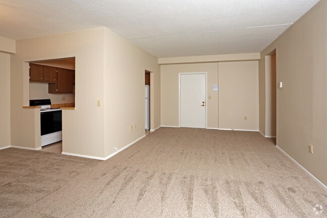1 Bed 1 Bath Standard 900 SF