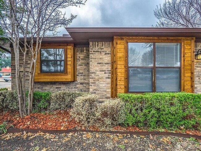 Photo - 3852 Westminster Dr