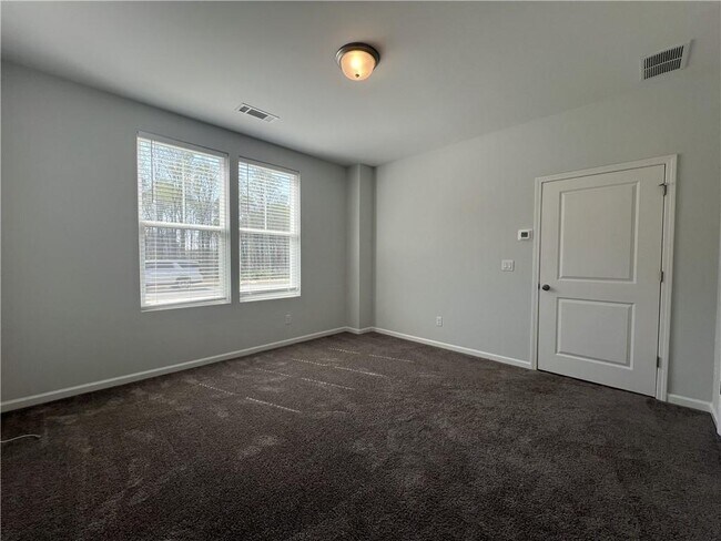 Photo - 2520 Whistler Wy NE