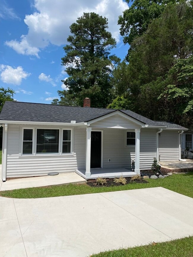 Building Photo - Spacious 3BR/3BA Home with Private Baths – Great for Students
