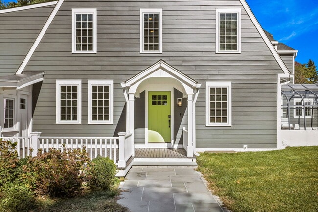 Photo - 849 Lake Ave