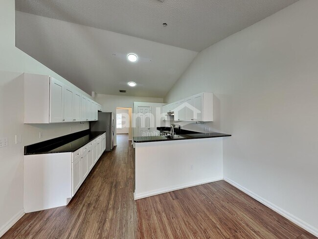 Photo - 1001 SW Hamrock Ave