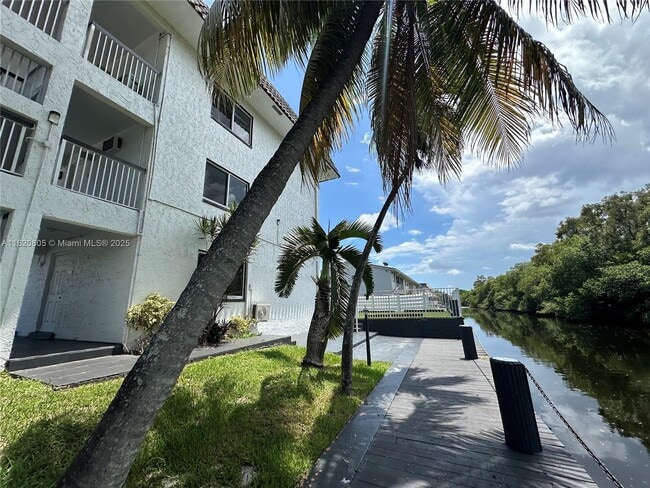 Photo - 1400 NE 56th St Apartment Unit 113