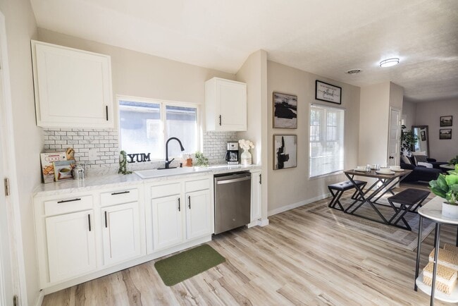 Photo - Updated 2-bedroom house $985